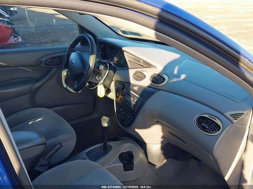 1FAFP34PX2W354984 2002 FORD FOCUS photo no. 5