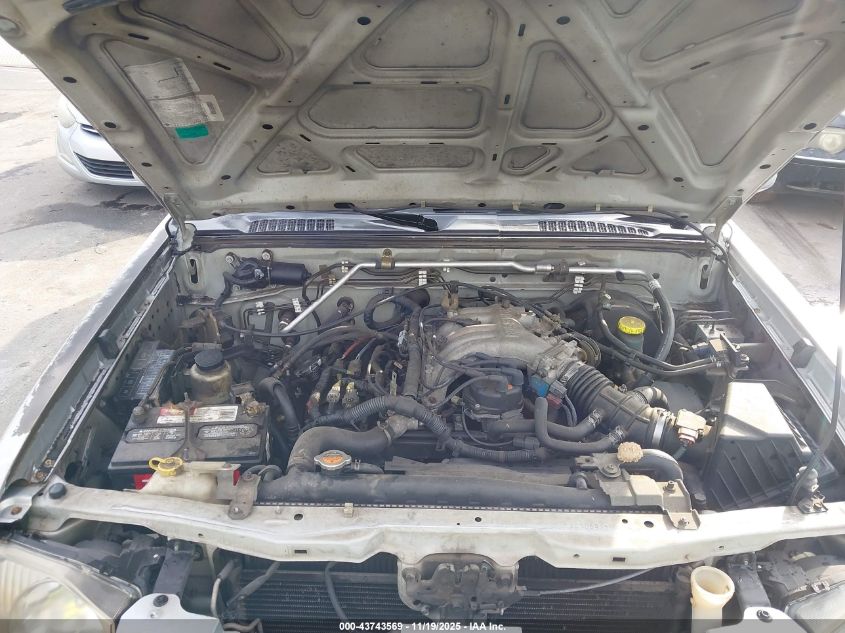 2002 Nissan Frontier Desert Runner Se-V6 VIN: 1N6ED26TX2C305415 Lot: 43743569