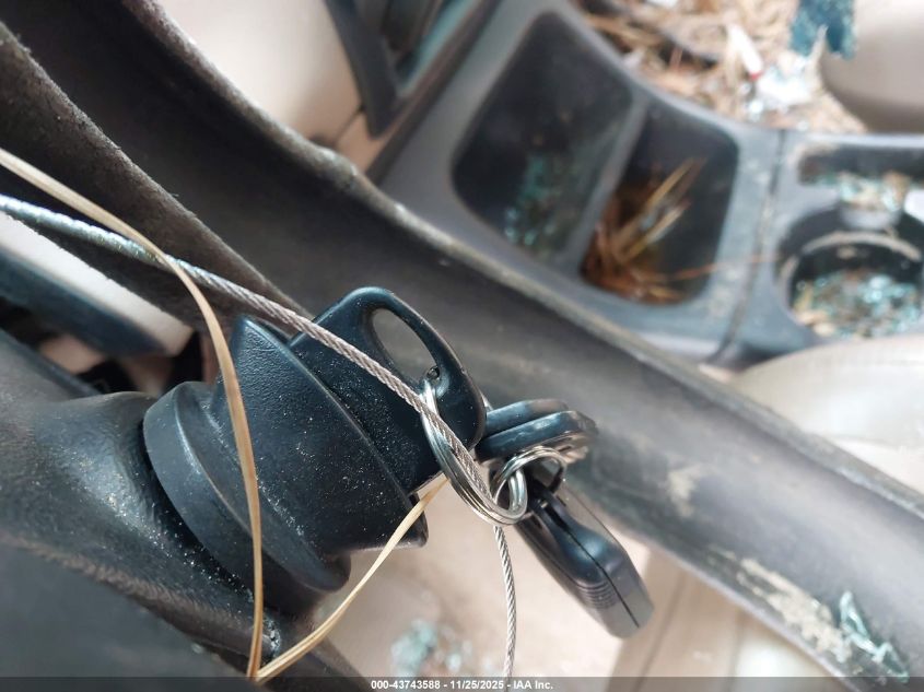 2001 Ford Explorer Xlt VIN: 1FMZU73E31ZA08517 Lot: 43743588