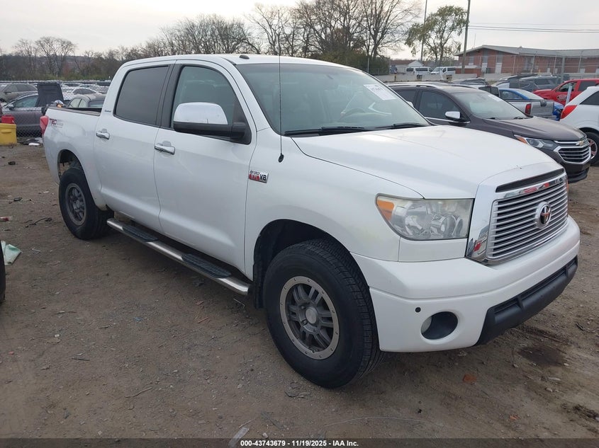 TOYOTA TUNDRA LIMITED 5.7L V8