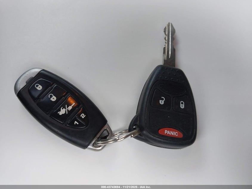 2007 Dodge Ram 1500 Slt/Trx4 Off Road/Sport VIN: 1D7HU182X7J637314 Lot: 43743694