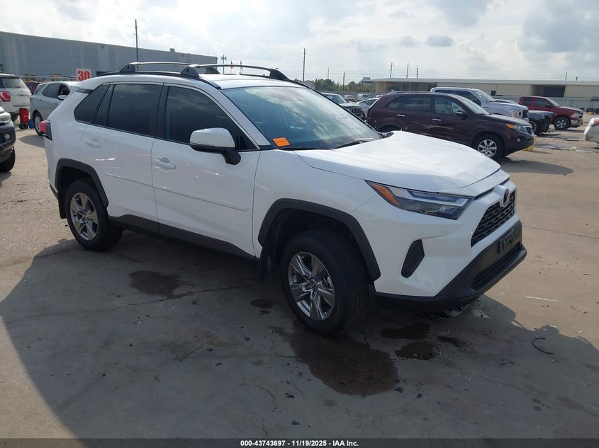 TOYOTA RAV4 XLE