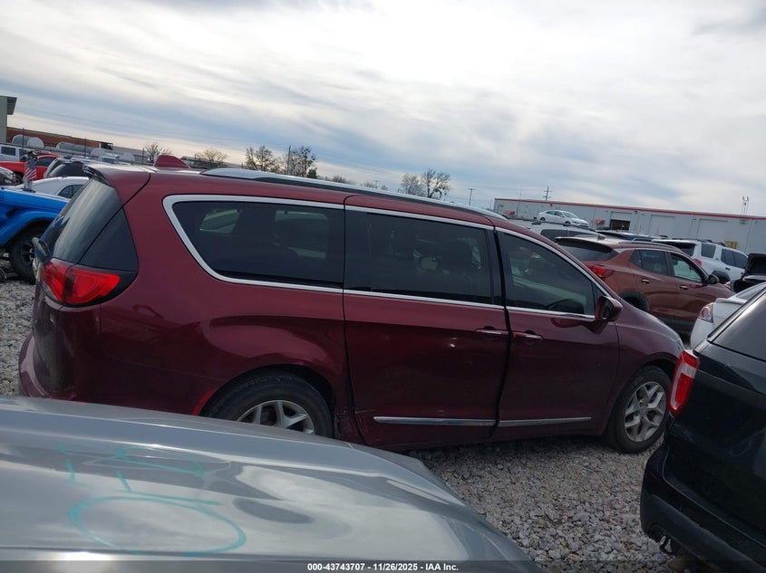 2018 Chrysler Pacifica Touring L VIN: 2C4RC1BG7JR271272 Lot: 43743707