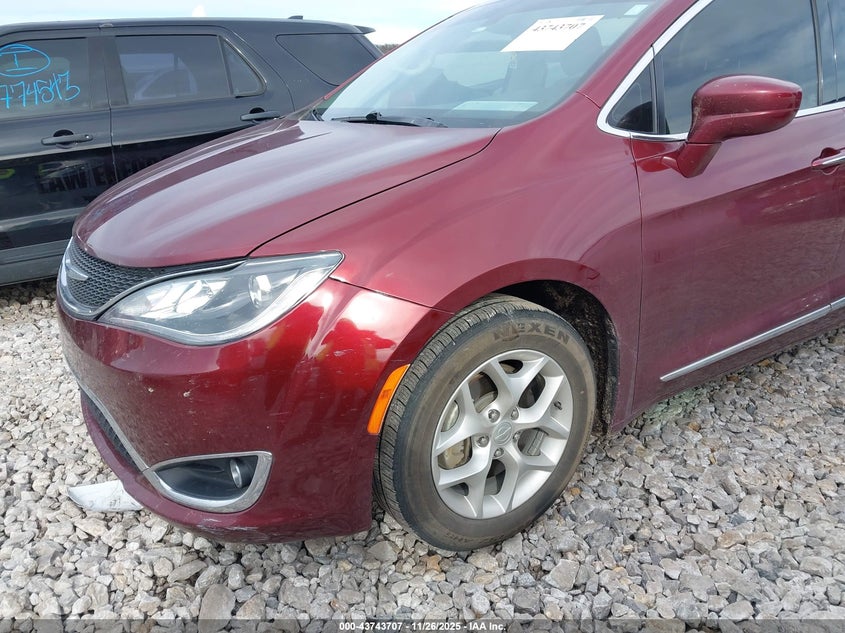 2018 Chrysler Pacifica Touring L VIN: 2C4RC1BG7JR271272 Lot: 43743707