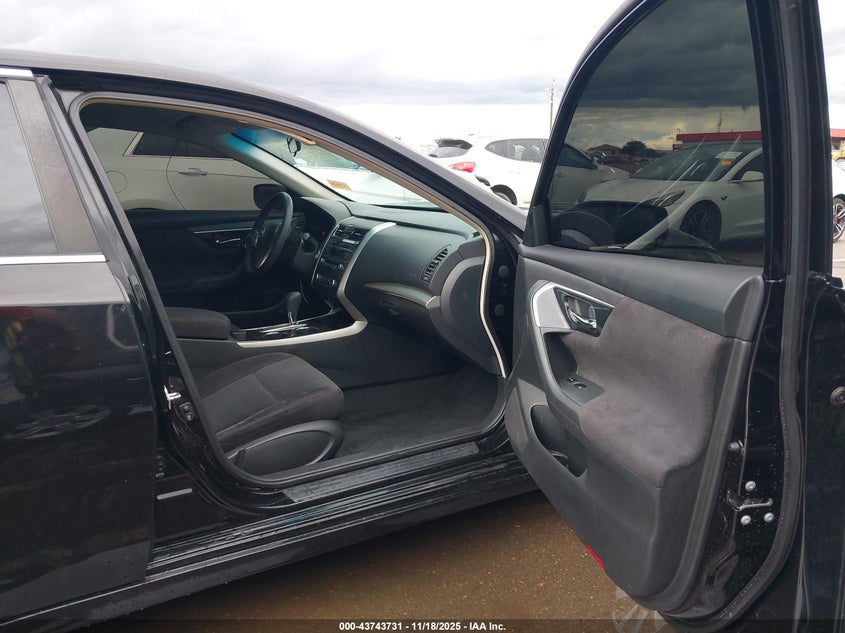 2013 NISSAN ALTIMA auction photo 5