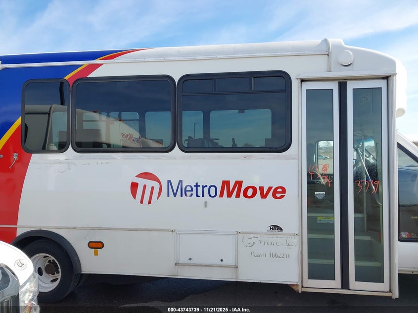 2018 Ford E-450 Cutaway VIN: 1FDFE4FS5JDC36323 Lot: 43743739