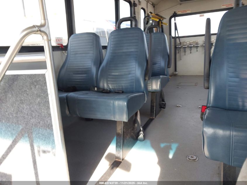 2018 Ford E-450 Cutaway VIN: 1FDFE4FS5JDC36323 Lot: 43743739