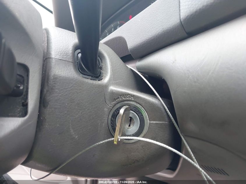 2003 Toyota Camry Le VIN: 4T1BE32K33U686148 Lot: 43743789