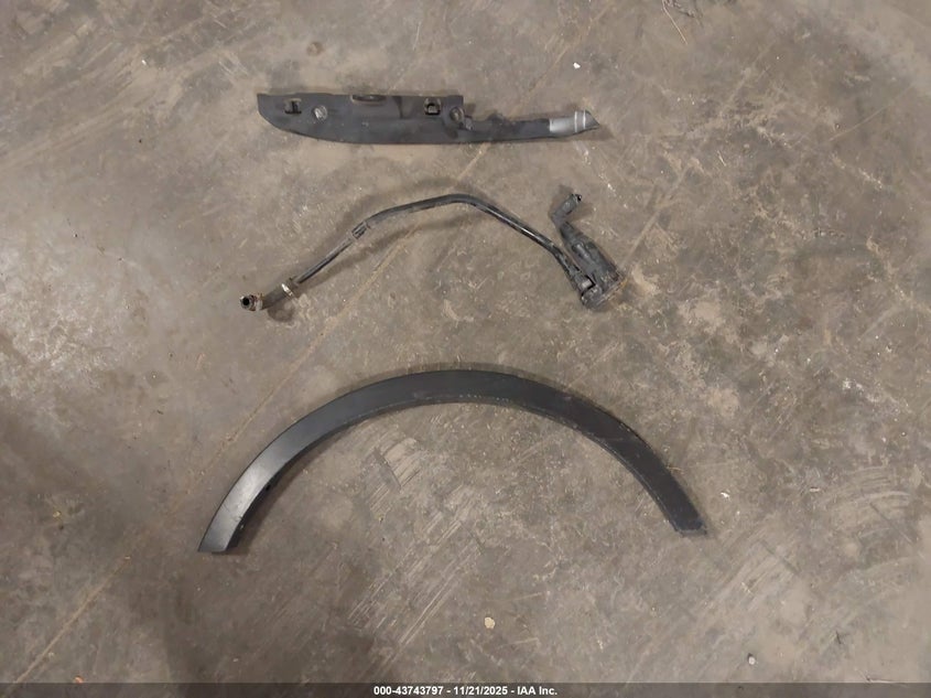 2018 Ford Escape Se VIN: 1FMCU9GD1JUA83538 Lot: 43743797