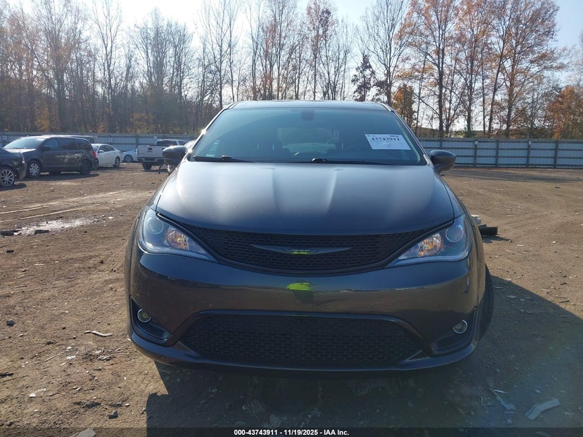 2018 Chrysler Pacifica Touring Plus VIN: 2C4RC1FG1JR204449 Lot: 43743911