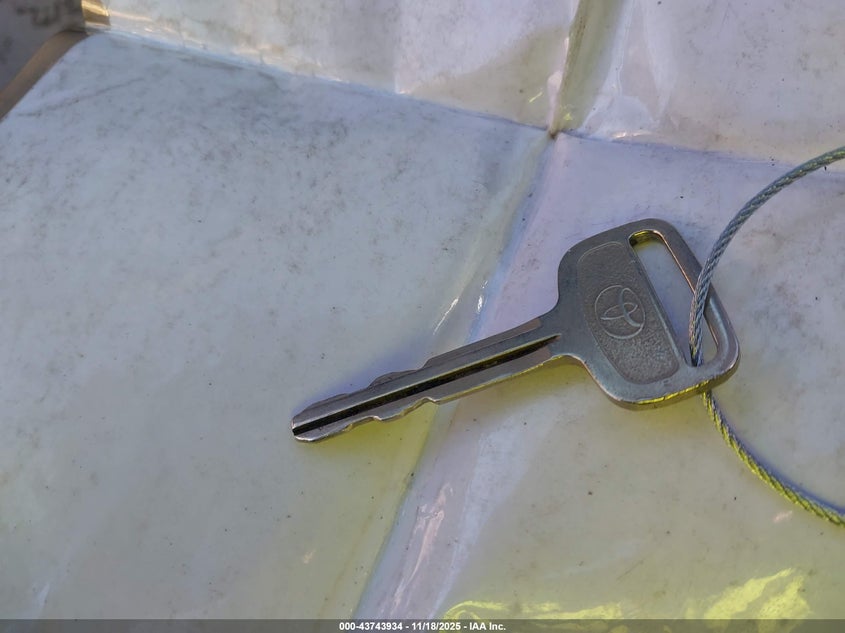 1997 Toyota Avalon Xl VIN: 4T1BF12B5VU136924 Lot: 43743934