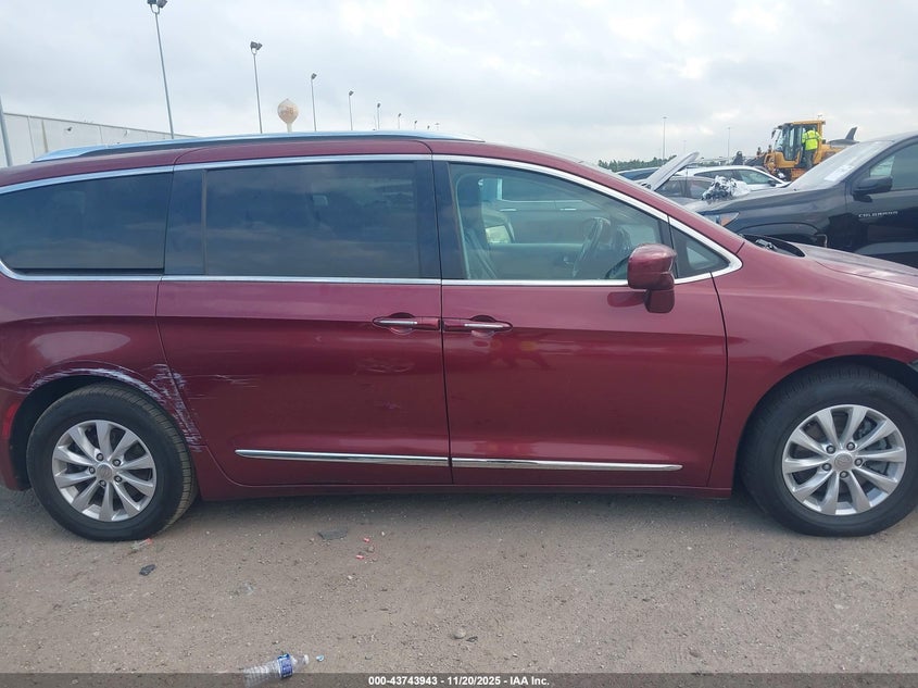 2019 Chrysler Pacifica Touring L VIN: 2C4RC1BG8KR539313 Lot: 43743943