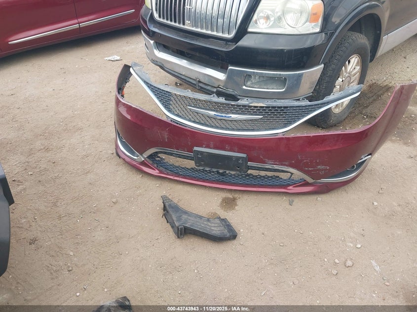 2019 Chrysler Pacifica Touring L VIN: 2C4RC1BG8KR539313 Lot: 43743943