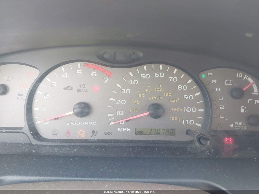 2002 Toyota Sequoia Sr5 V8 VIN: 5TDZT34A42S108608 Lot: 43743984