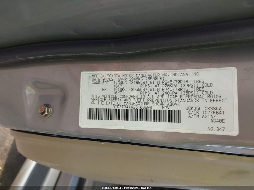 2002 Toyota Sequoia Sr5 V8 VIN: 5TDZT34A42S108608 Lot: 43743984