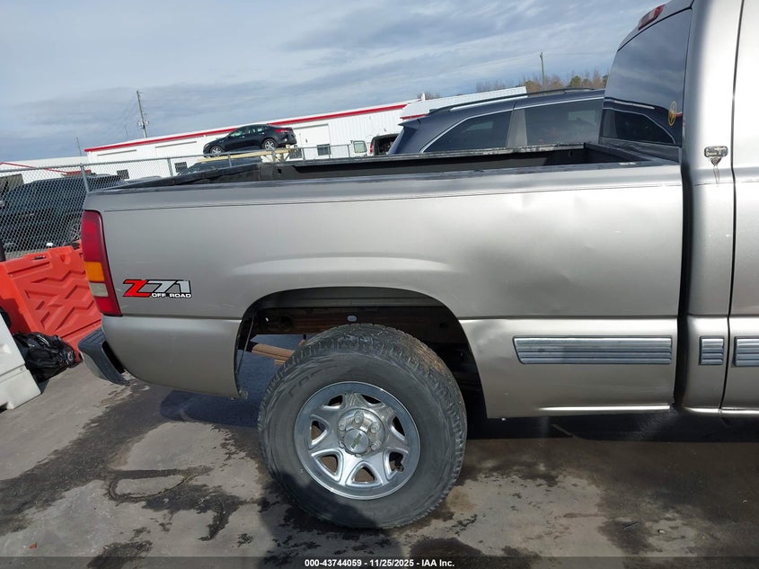2001 Chevrolet Silverado 1500 Lt VIN: 1GCEK19T81E143835 Lot: 43744059
