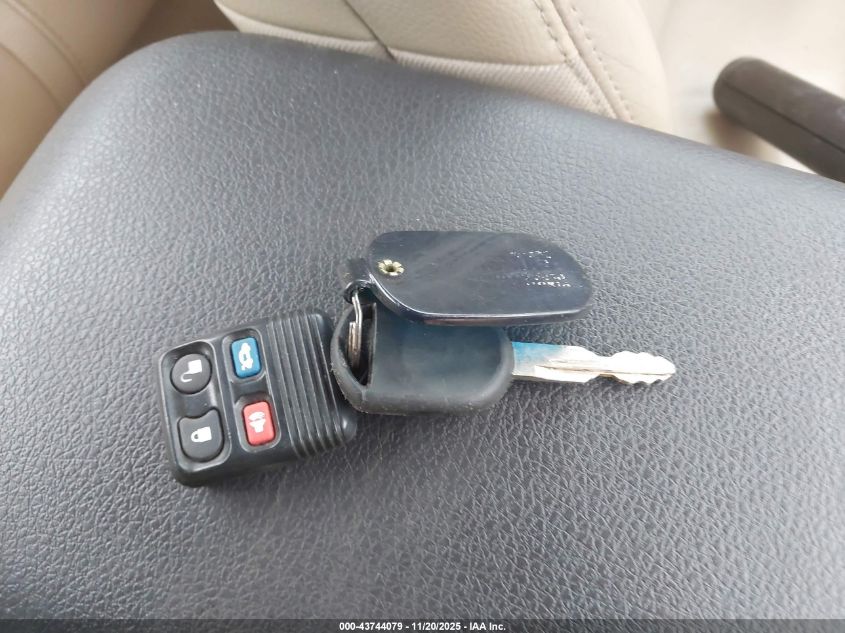 2005 Ford Mustang V6 Deluxe/V6 Premium VIN: 1ZVFT80N755187546 Lot: 43744079