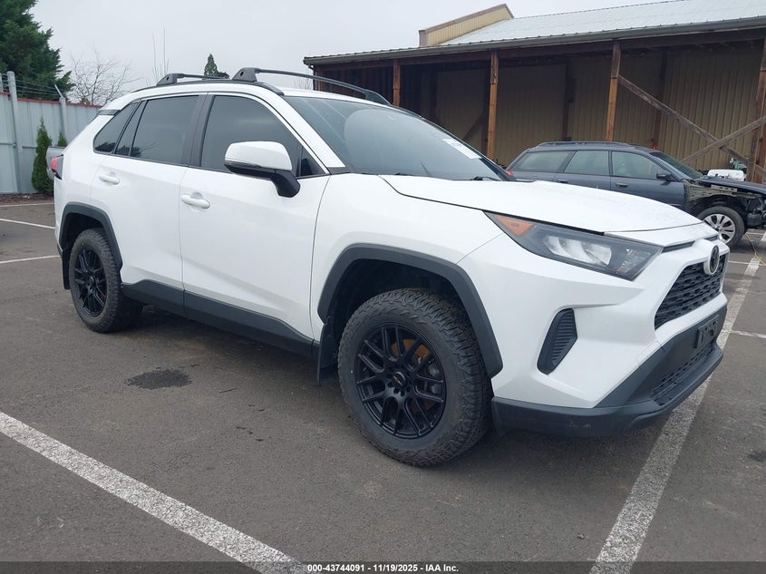 TOYOTA RAV4 LE