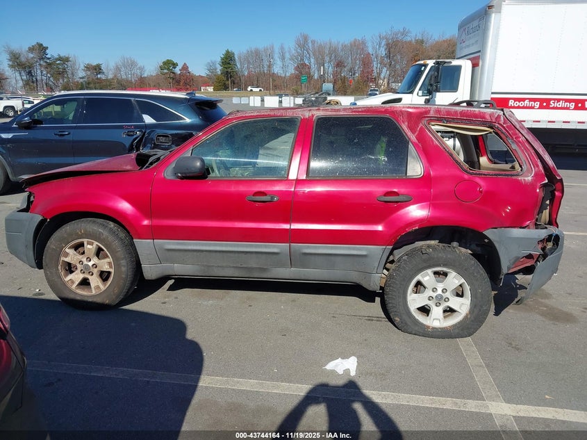 2005 Ford Escape Xlt VIN: 1FMYU03145KD84416 Lot: 43744164