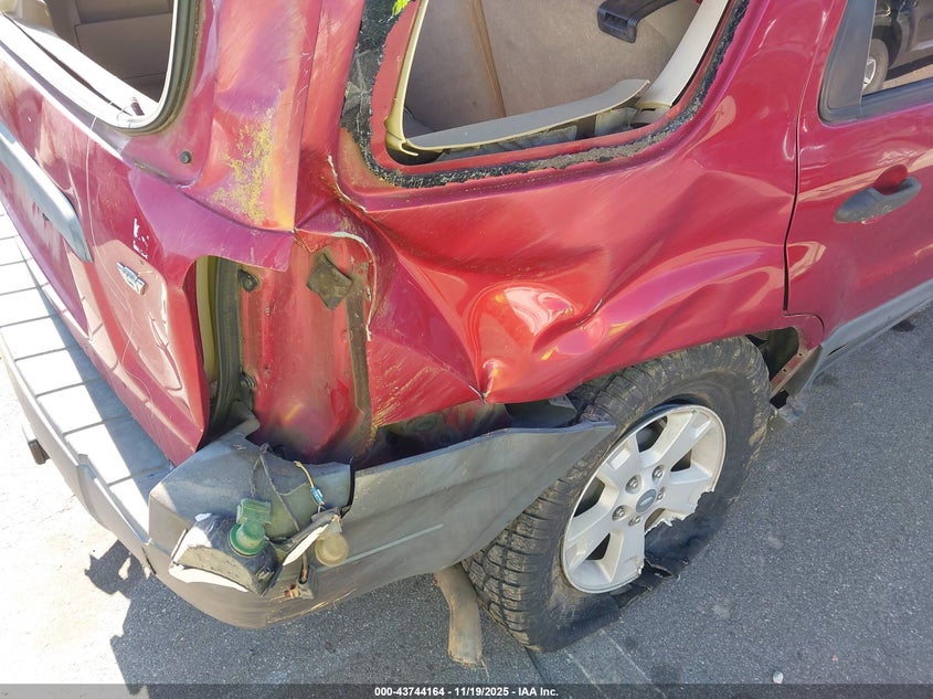 2005 Ford Escape Xlt VIN: 1FMYU03145KD84416 Lot: 43744164