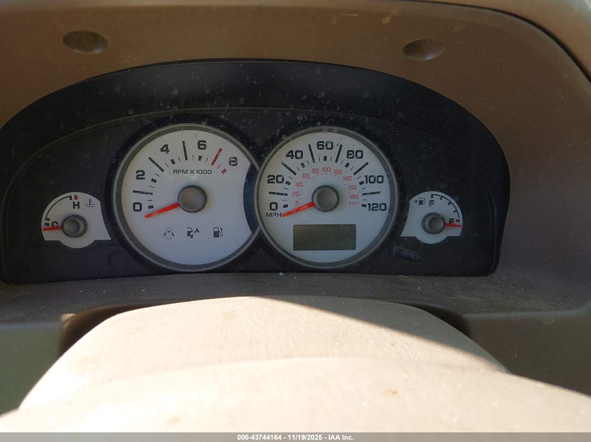 2005 Ford Escape Xlt VIN: 1FMYU03145KD84416 Lot: 43744164