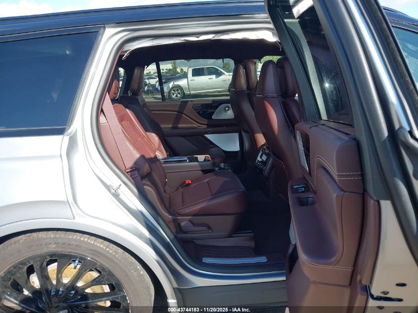 2023 Lincoln Aviator Black Label VIN: 5LM5J9XC1PGL33177 Lot: 43744183