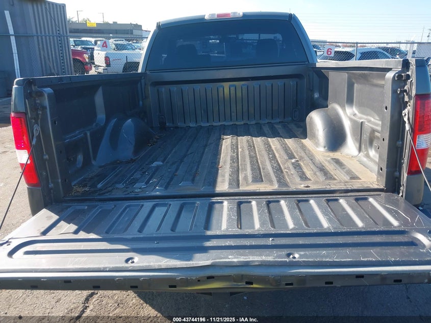 2005 Ford F-150 Stx/Xl/Xlt VIN: 1FTRF12W05NA08882 Lot: 43744196