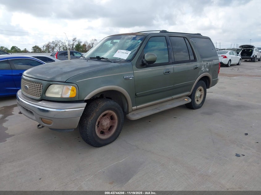1FMPU18L31LA71311 2001 FORD EXPEDITION photo no. 2