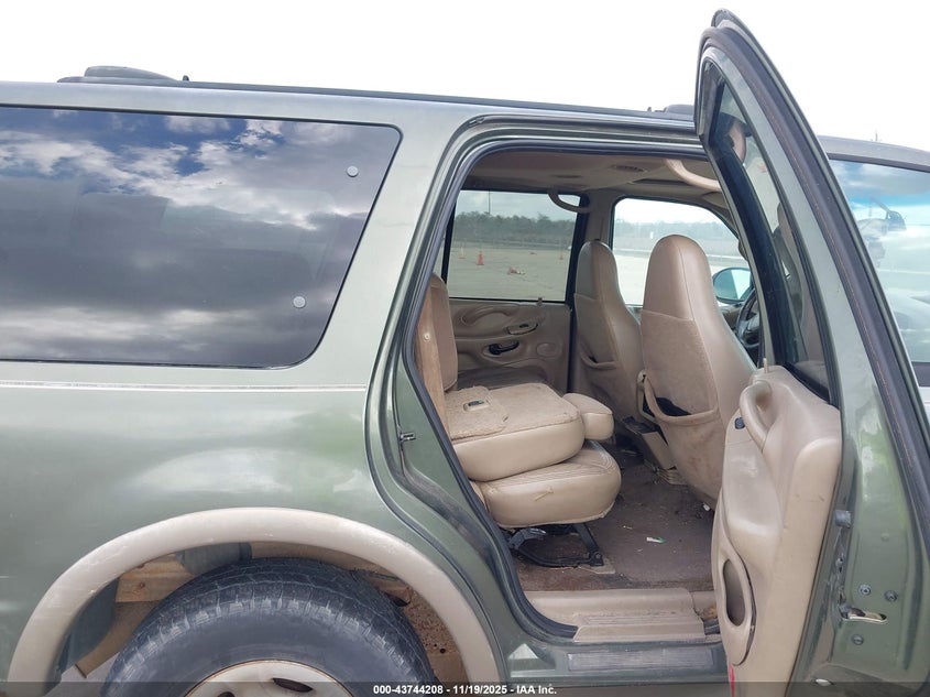2001 Ford Expedition Eddie Bauer VIN: 1FMPU18L31LA71311 Lot: 43744208
