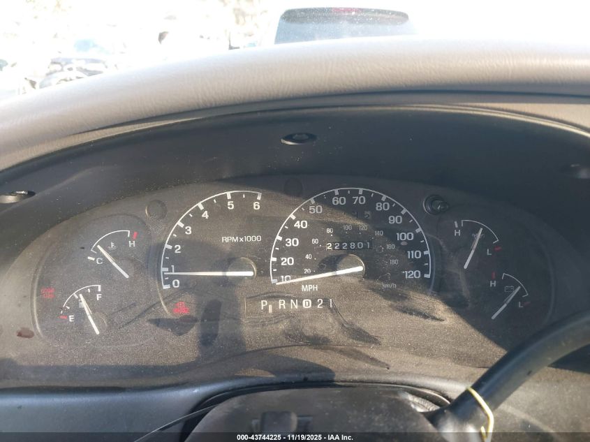 1997 Ford Explorer Eddie Bauer/Limited/Xlt VIN: 1FMDU32PXVZA75580 Lot: 43744225