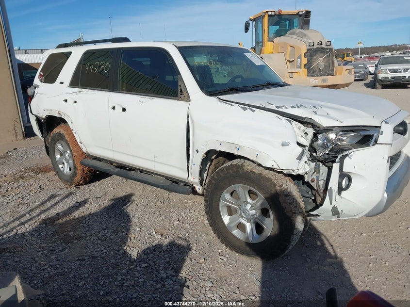 Vin: jtebu5jr3j5526646, lot: 44239643, toyota 4runner sr5 premium 2018 img_1