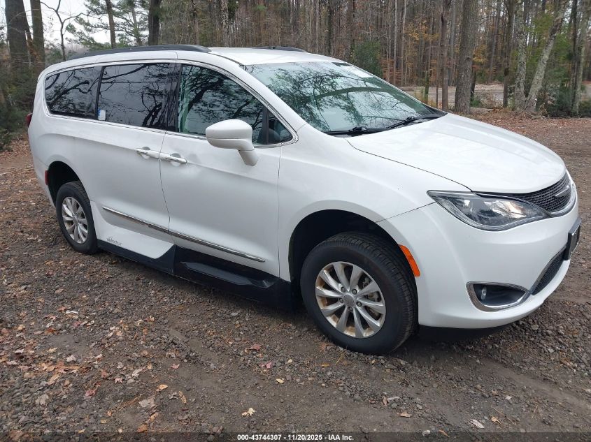 CHRYSLER PACIFICA TOURING-L