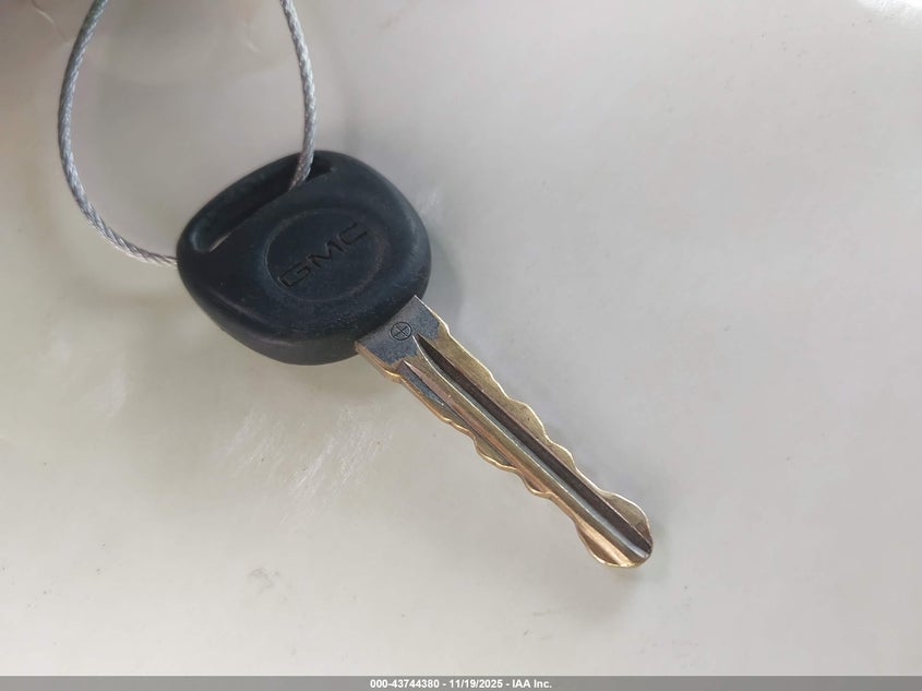 2008 GMC Sierra 1500 Sle2 VIN: 2GTEC13J881290074 Lot: 43744380