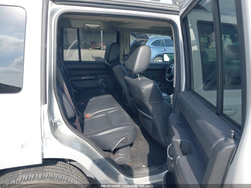 2008 Jeep Commander Limited VIN: 1J8HH58248C100734 Lot: 43744395