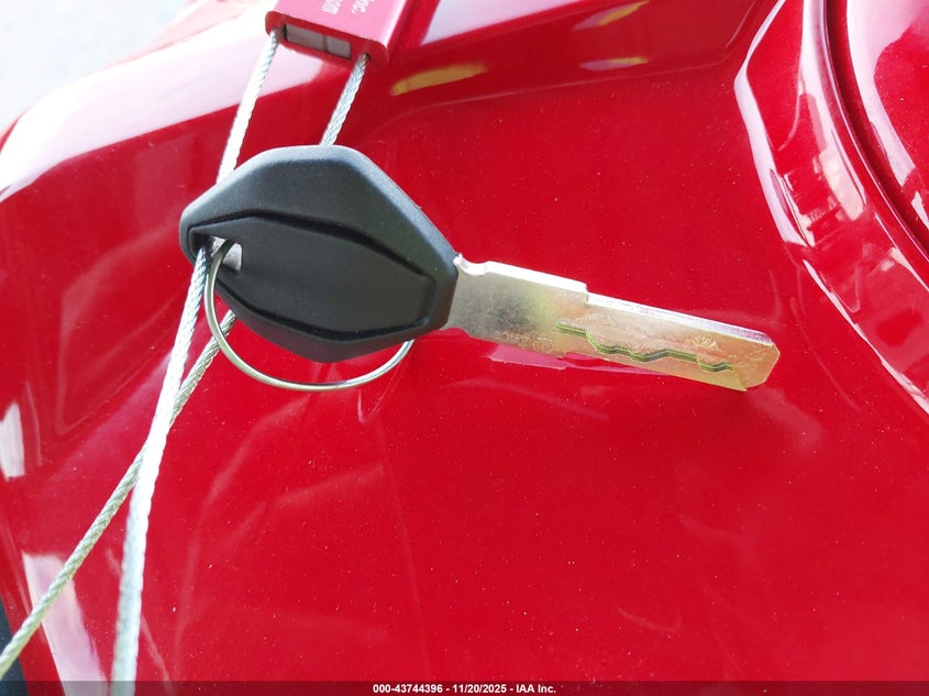 2026 Ducati Panigale V2/V2 S VIN: ZDMHAU8T3TB003428 Lot: 43744396