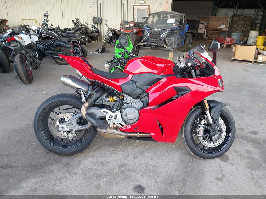 2026 Ducati Panigale V2/V2 S VIN: ZDMHAU8T3TB003428 Lot: 43744396