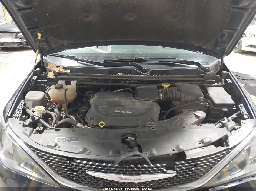 2017 Chrysler Pacifica Touring VIN: 2C4RC1DG0HR610025 Lot: 43744400