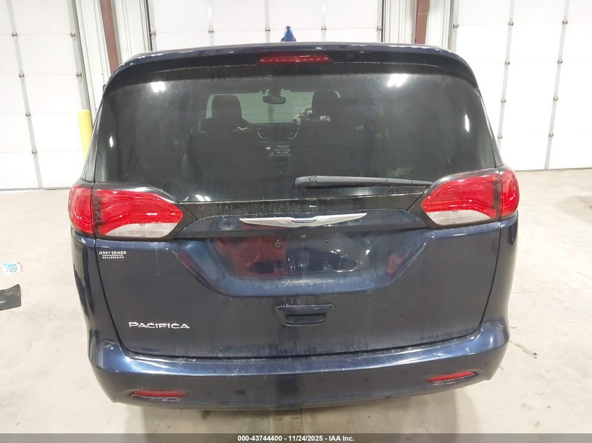 2017 Chrysler Pacifica Touring VIN: 2C4RC1DG0HR610025 Lot: 43744400