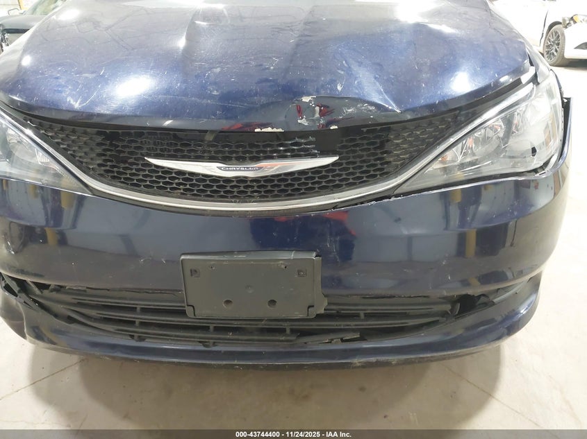 2017 Chrysler Pacifica Touring VIN: 2C4RC1DG0HR610025 Lot: 43744400