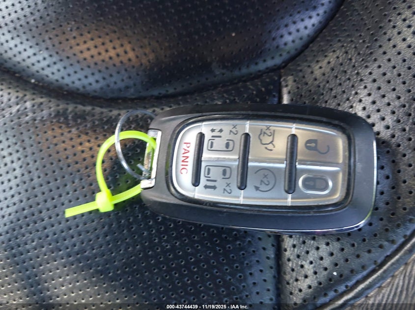 2021 Chrysler Pacifica Limited Awd VIN: 2C4RC3GG6MR574200 Lot: 43744439