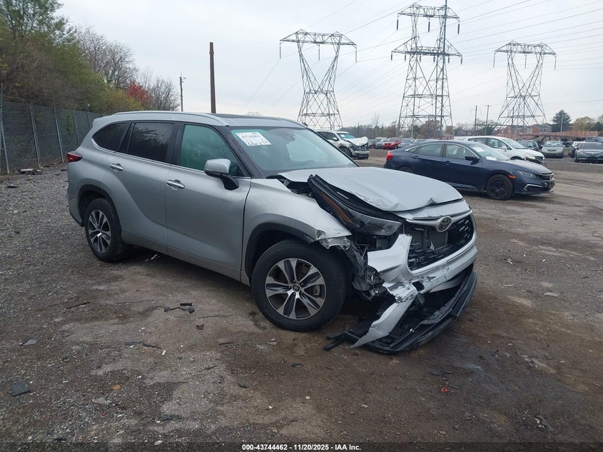 TOYOTA HIGHLANDER XLE