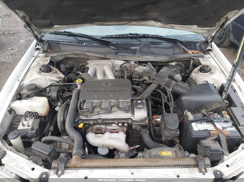 2000 Toyota Camry Xle V6 VIN: JT2BF28KXY0286758 Lot: 43744477