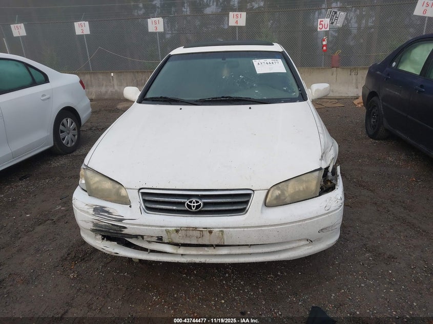 2000 Toyota Camry Xle V6 VIN: JT2BF28KXY0286758 Lot: 43744477