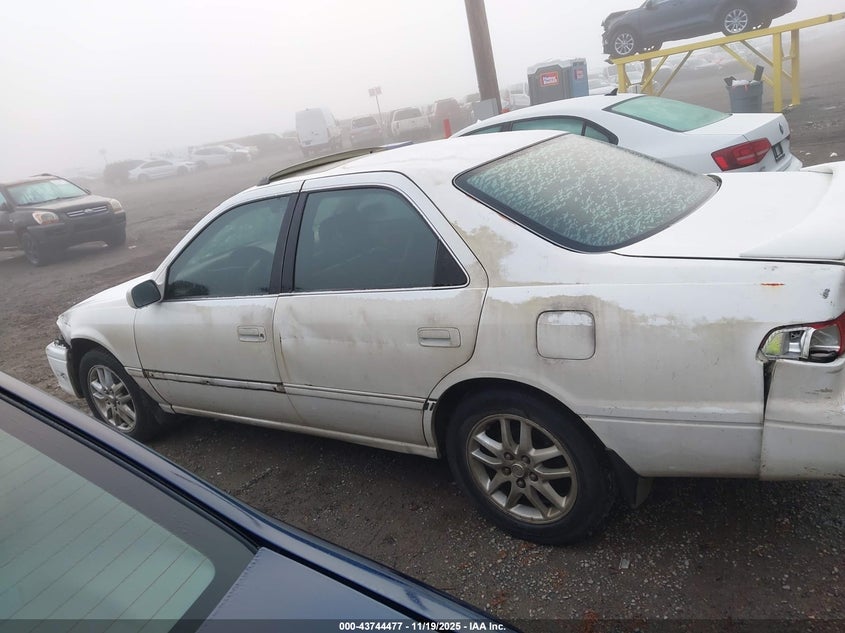 2000 Toyota Camry Xle V6 VIN: JT2BF28KXY0286758 Lot: 43744477