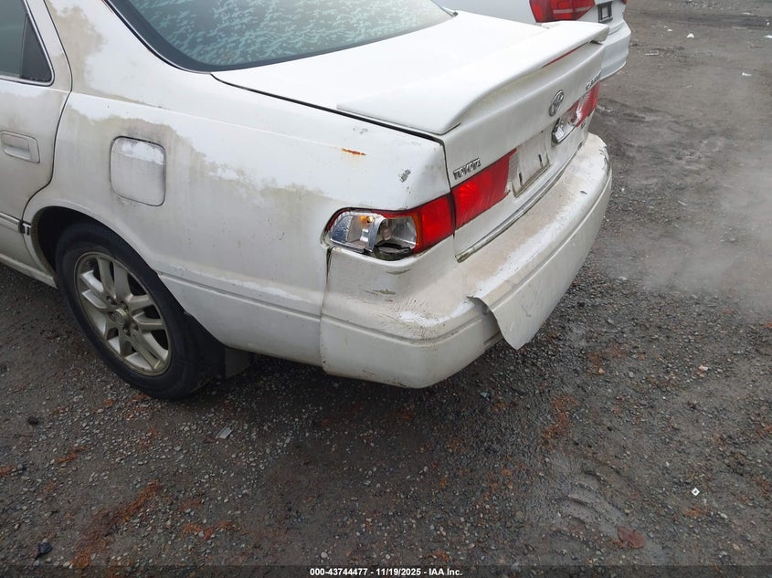 2000 Toyota Camry Xle V6 VIN: JT2BF28KXY0286758 Lot: 43744477