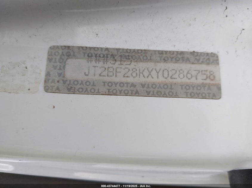 2000 Toyota Camry Xle V6 VIN: JT2BF28KXY0286758 Lot: 43744477
