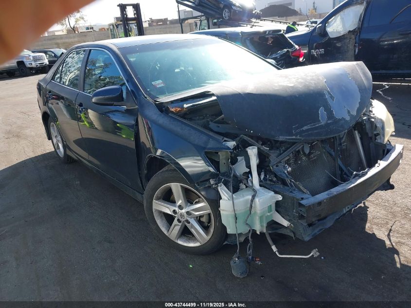 TOYOTA CAMRY SE