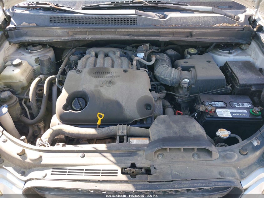 2008 Kia Rondo Lx V6 VIN: KNAFG526887177657 Lot: 43744538