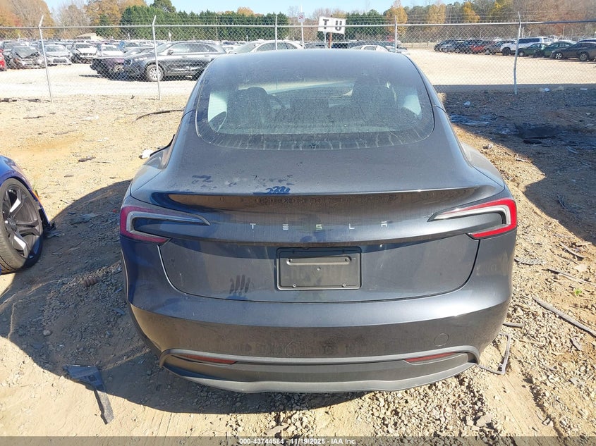 2025 Tesla Model 3 Long Range Rear-Wheel Drive/Standard VIN: 5YJ3E1EA3SF988711 Lot: 43744584