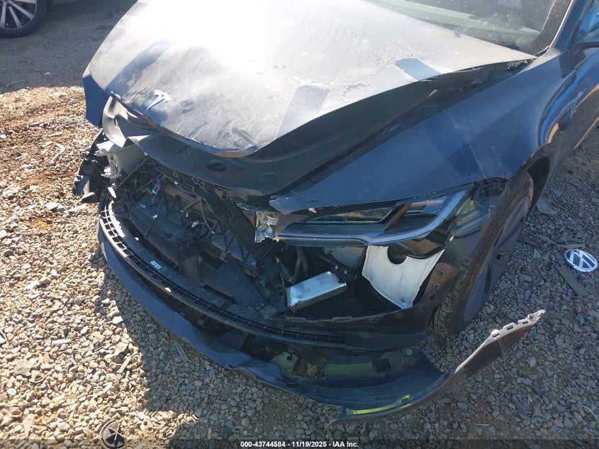 2025 Tesla Model 3 Long Range Rear-Wheel Drive/Standard VIN: 5YJ3E1EA3SF988711 Lot: 43744584